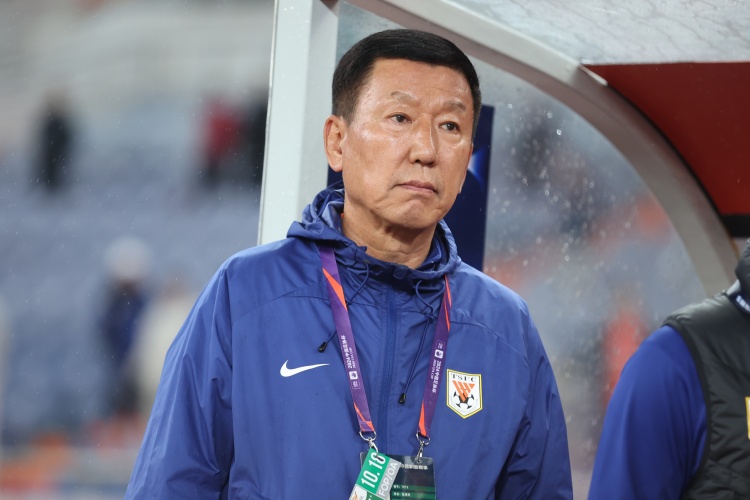 崔康熙：間歇期被抽調(diào)了很多球員訓(xùn)練受影響，國腳每人狀態(tài)不同